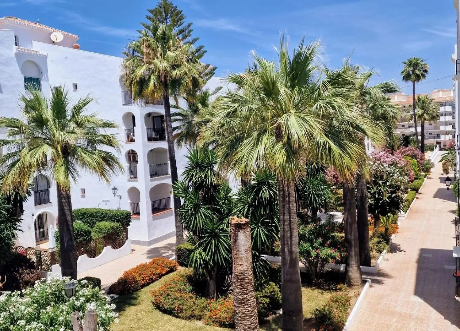 Sabinillas Beach Front Apartment 2 Bed San Luis de Sabinillas 0*,  Spain
